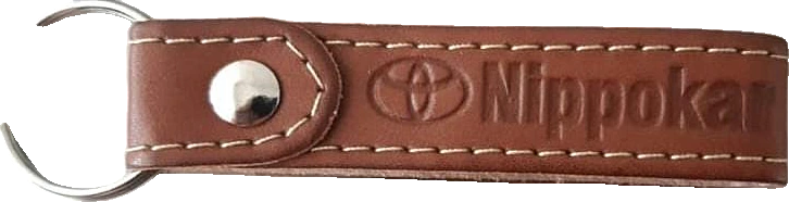 Chaveiro de couro modelo fita com a marca da loja gravada em relevo